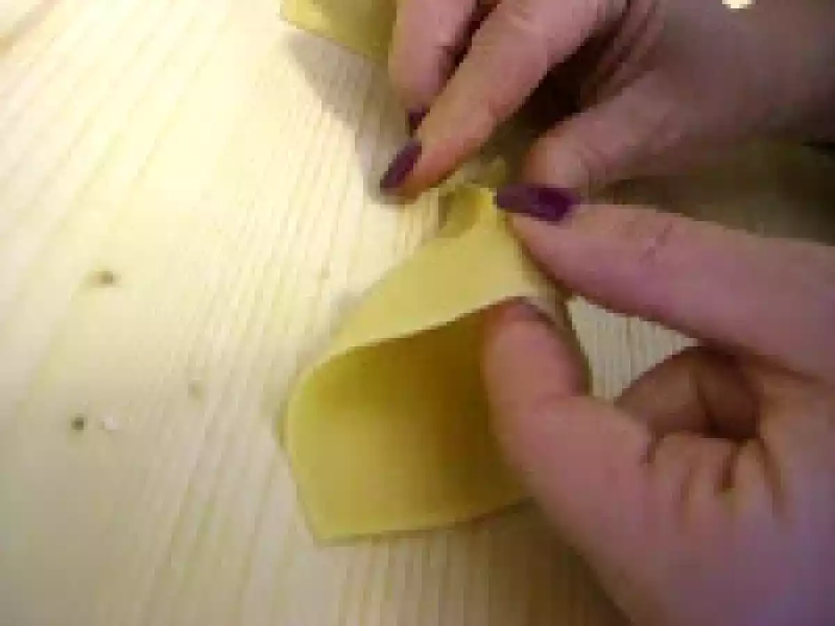 Cornucopie augurali.....ovvero: pasta fresca con ripieno di carciofi delle Simili - foto 2