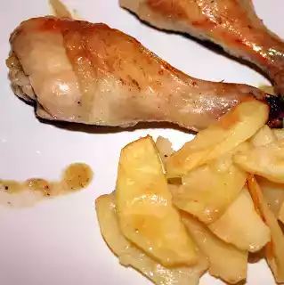 Ricetta cosce di pollo con patate al forno