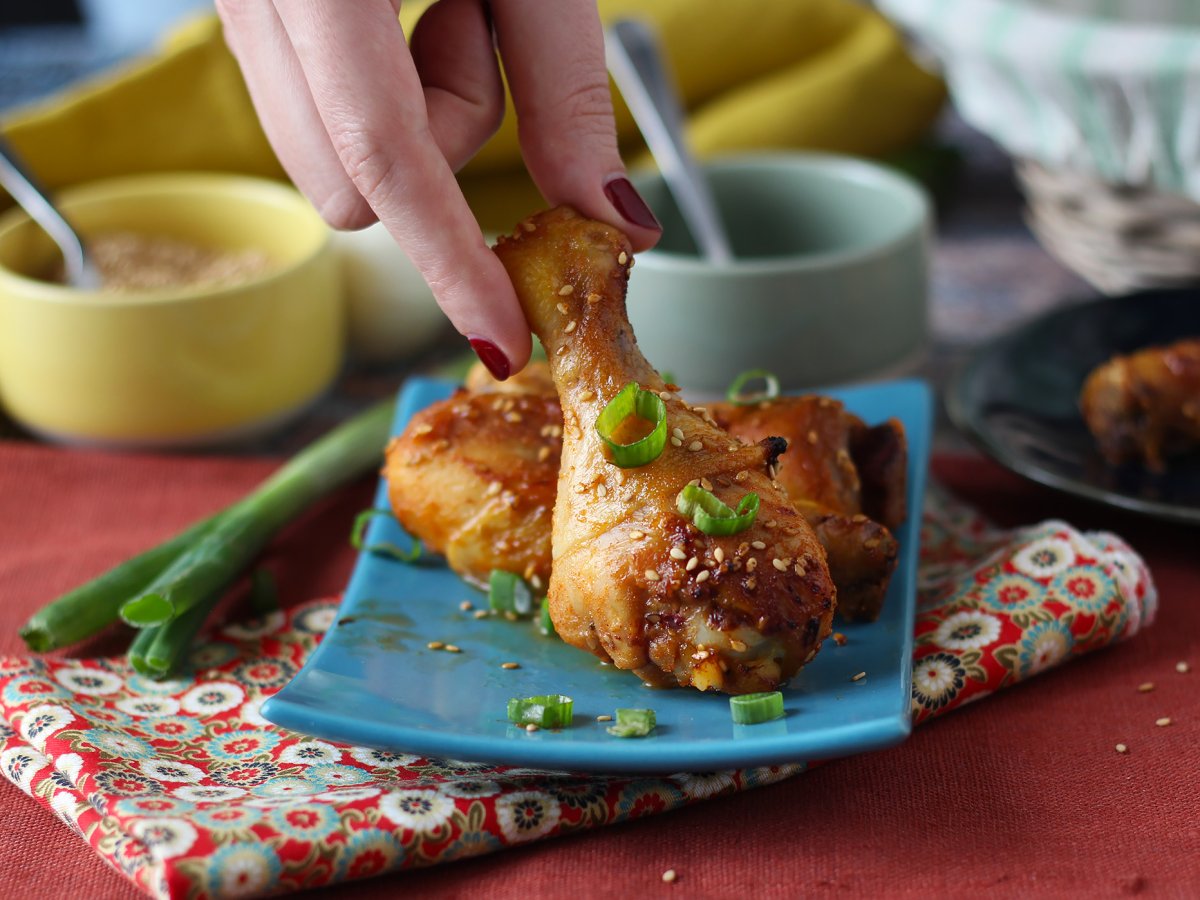 Coscette di pollo con marinatura asiatica: un piatto gustosissimo e facile da preparare