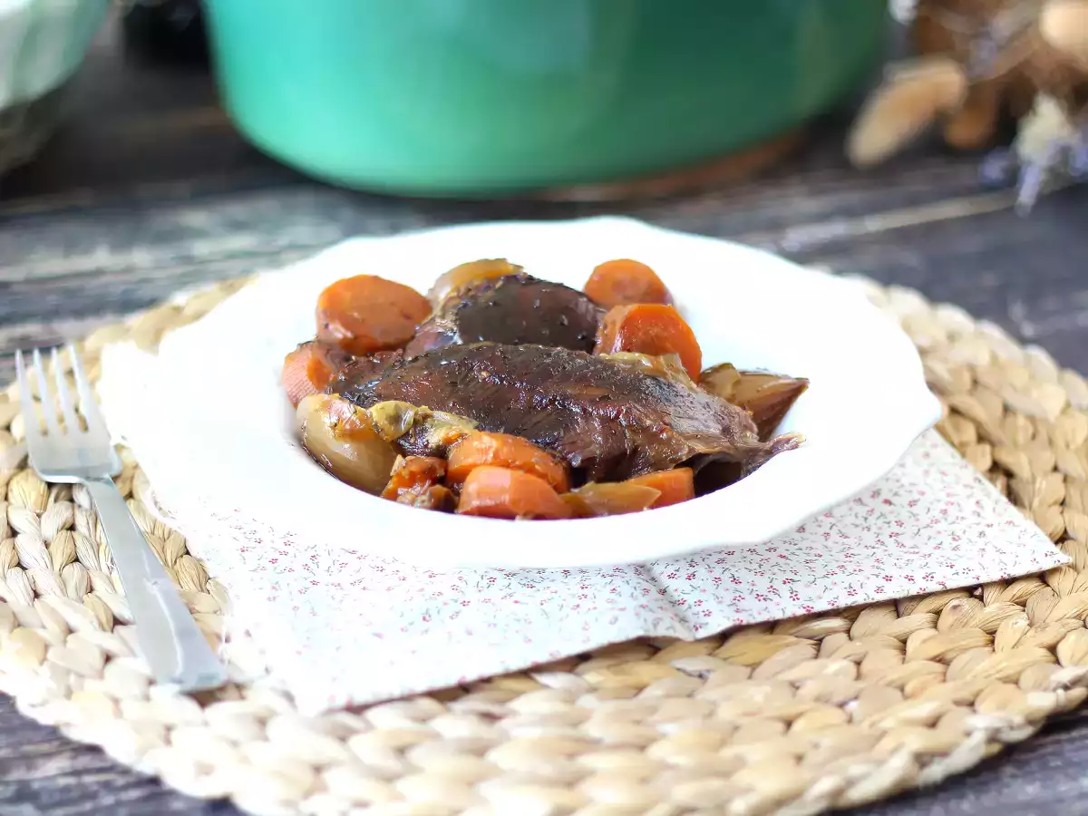 Cosciotto d’agnello al forno a cottura lenta: ricetta facile e super tenera - foto 3