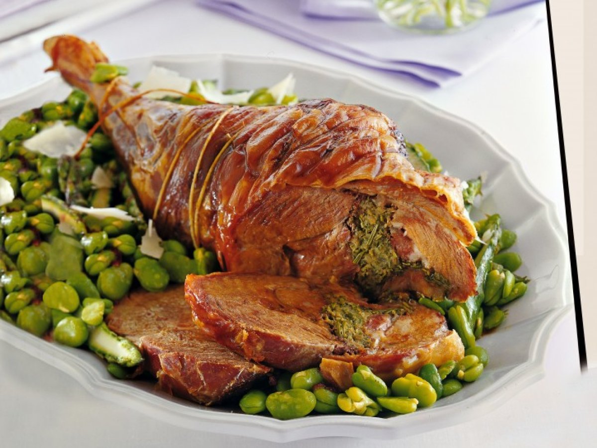 Cosciotto d'agnello farcito