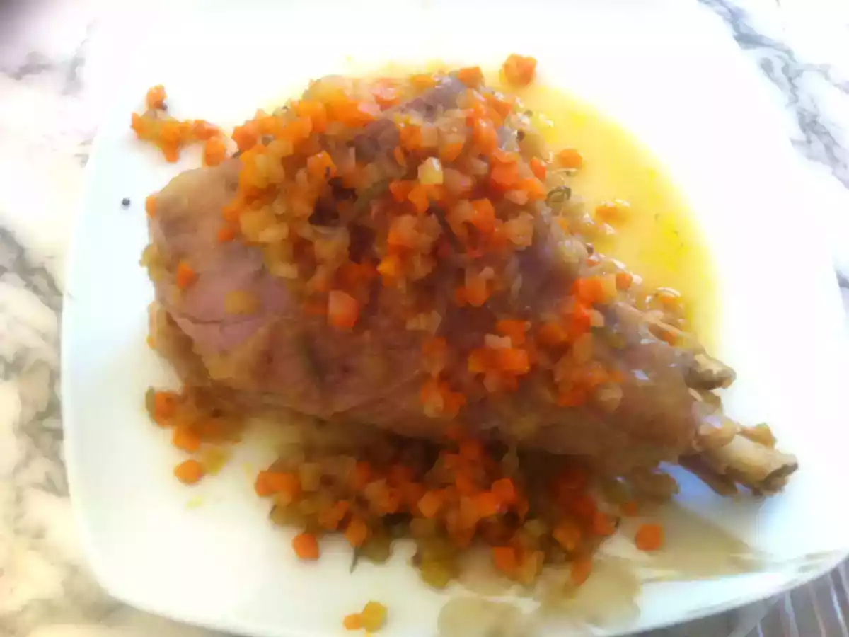 Cosciotto di tacchino con soffritto di verdurine