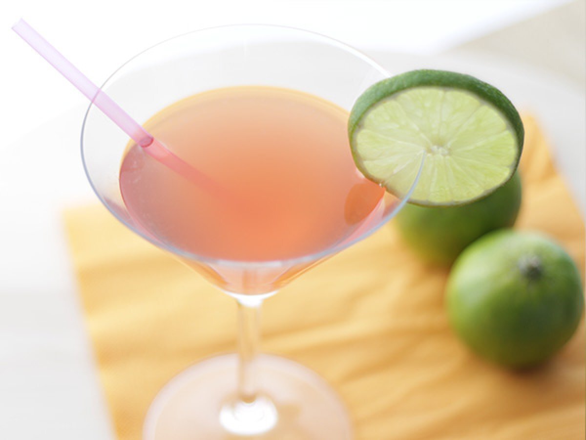 Cosmopolitan, la ricetta per preparare a casa il cocktail di Sex and the City - foto 3
