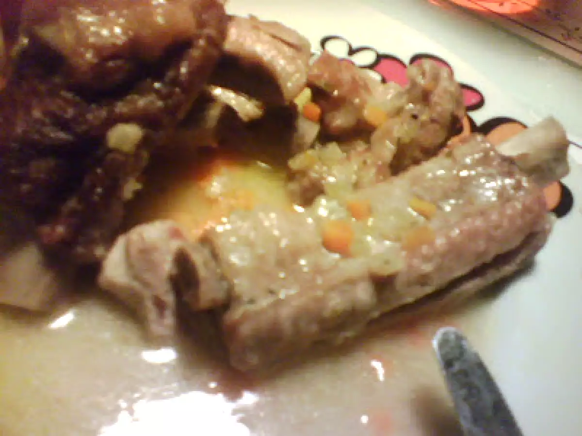 Costarelle di maiale in bianco in pentola a pressione: ricetta facile e saporita