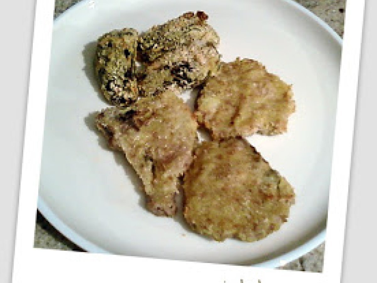 Costolette d'agnello impanate con carciofi