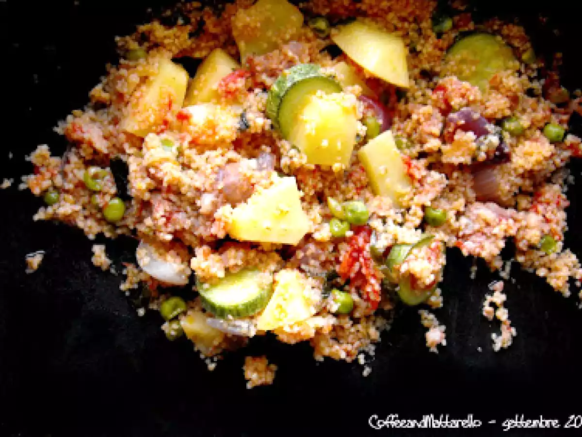 Cous cous con verdure e salsiccia
