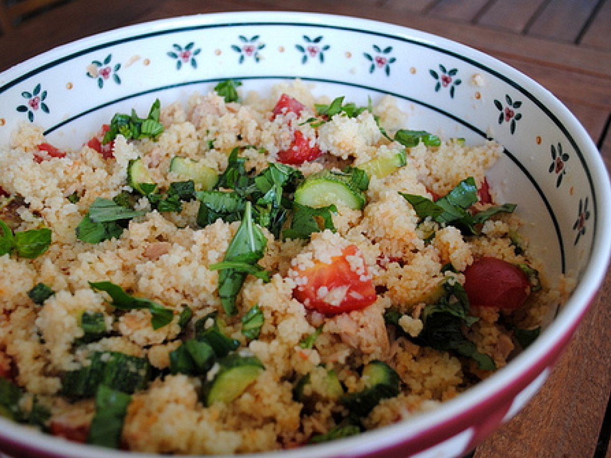 Cous cous con zucchine e tonno