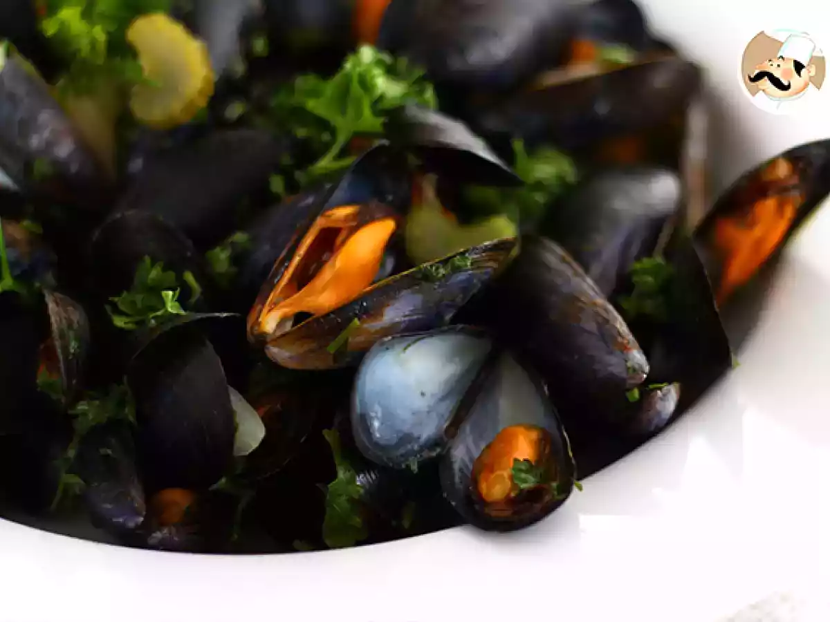 Cozze alla marinara, la ricetta rapida da preparare con il vino bianco - foto 2