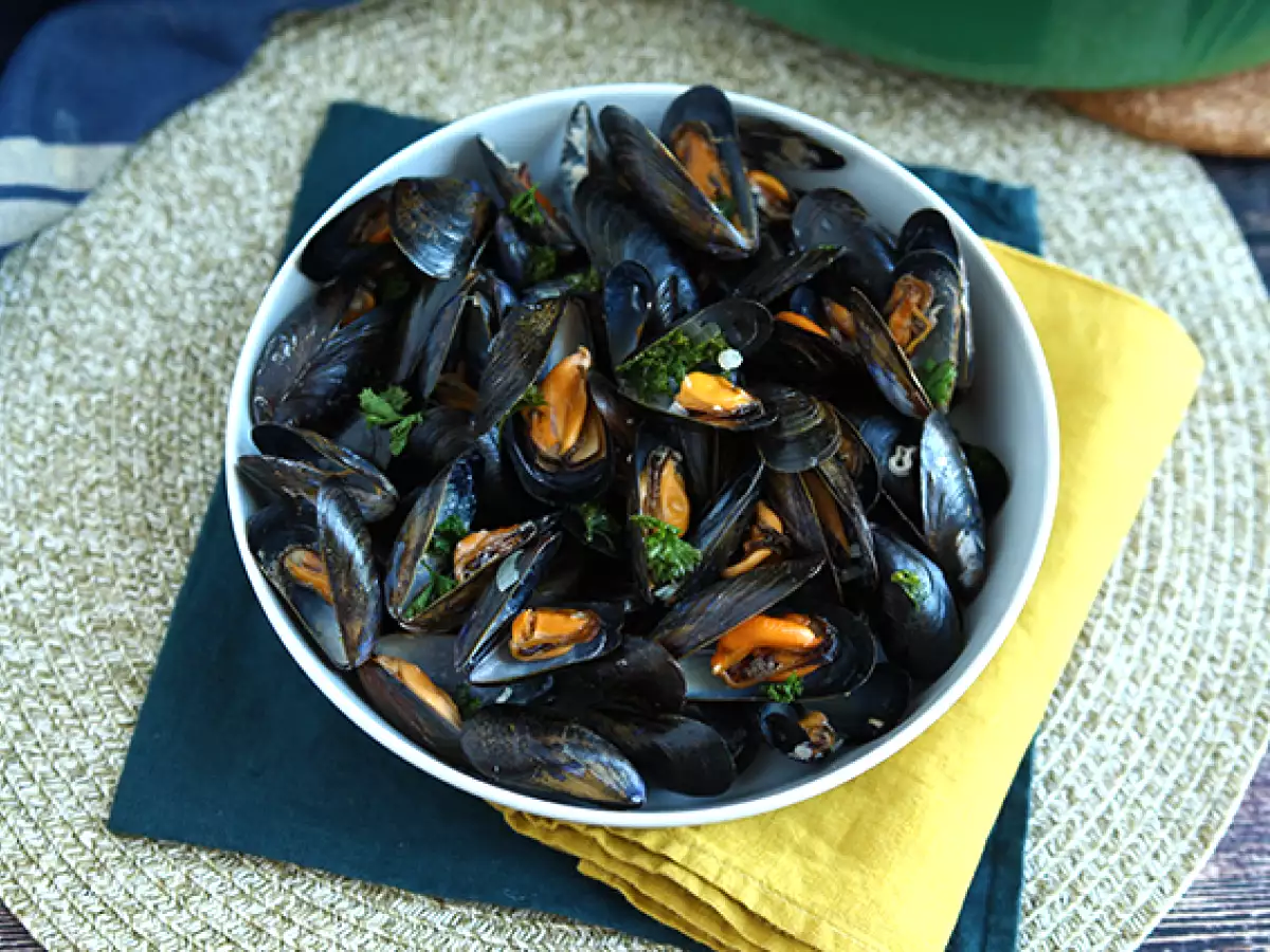 Cozze con sidro di mele: la ricetta facile per un antipasto di mare originale - foto 3