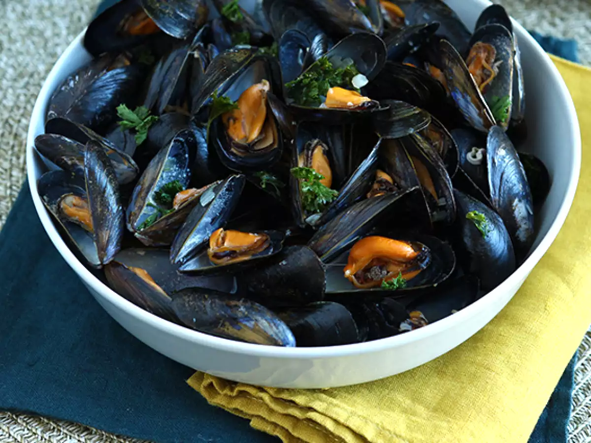Cozze con sidro di mele: la ricetta facile per un antipasto di mare originale - foto 4
