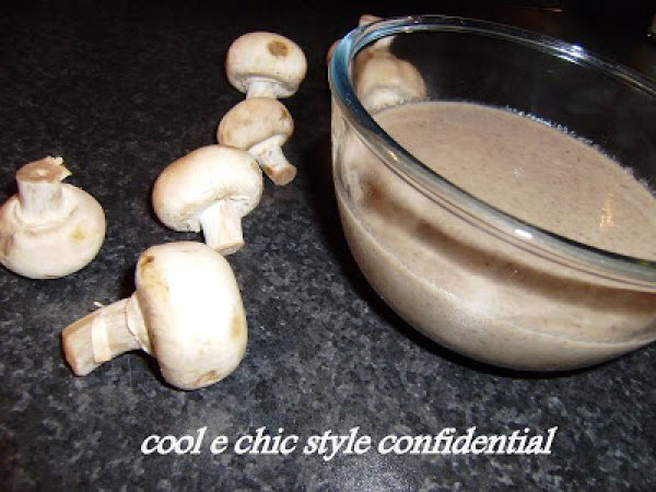 CREMA AI FUNGHI CON CROSTINI DI BAGUETTE AROMATIZZATI ALLE ERBE ED AGLIO, foto 2