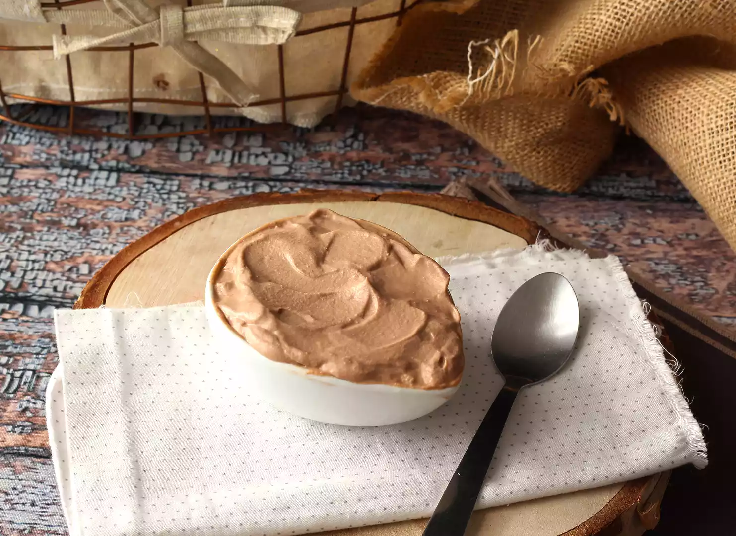 Crema alla nutella, perfetta per guarnire dolci e torte!