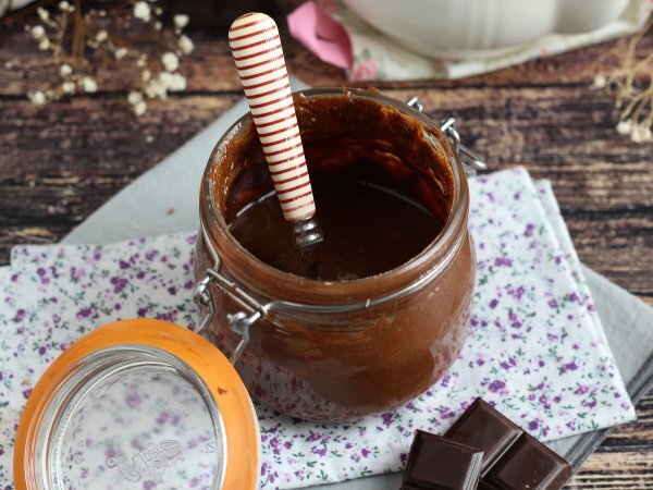 Ricetta Crema di nocciole e cioccolato - nutella fatta in casa