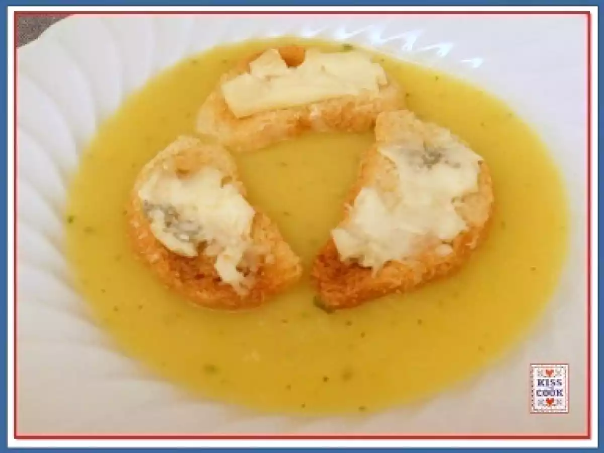 CREMA DI PORRI, PATATE E CROSTINI AL GORGONZOLA