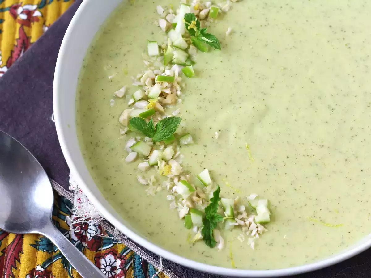 Crema di zucchine con mela verde e yogurt: ricetta veloce e raffinata - foto 3