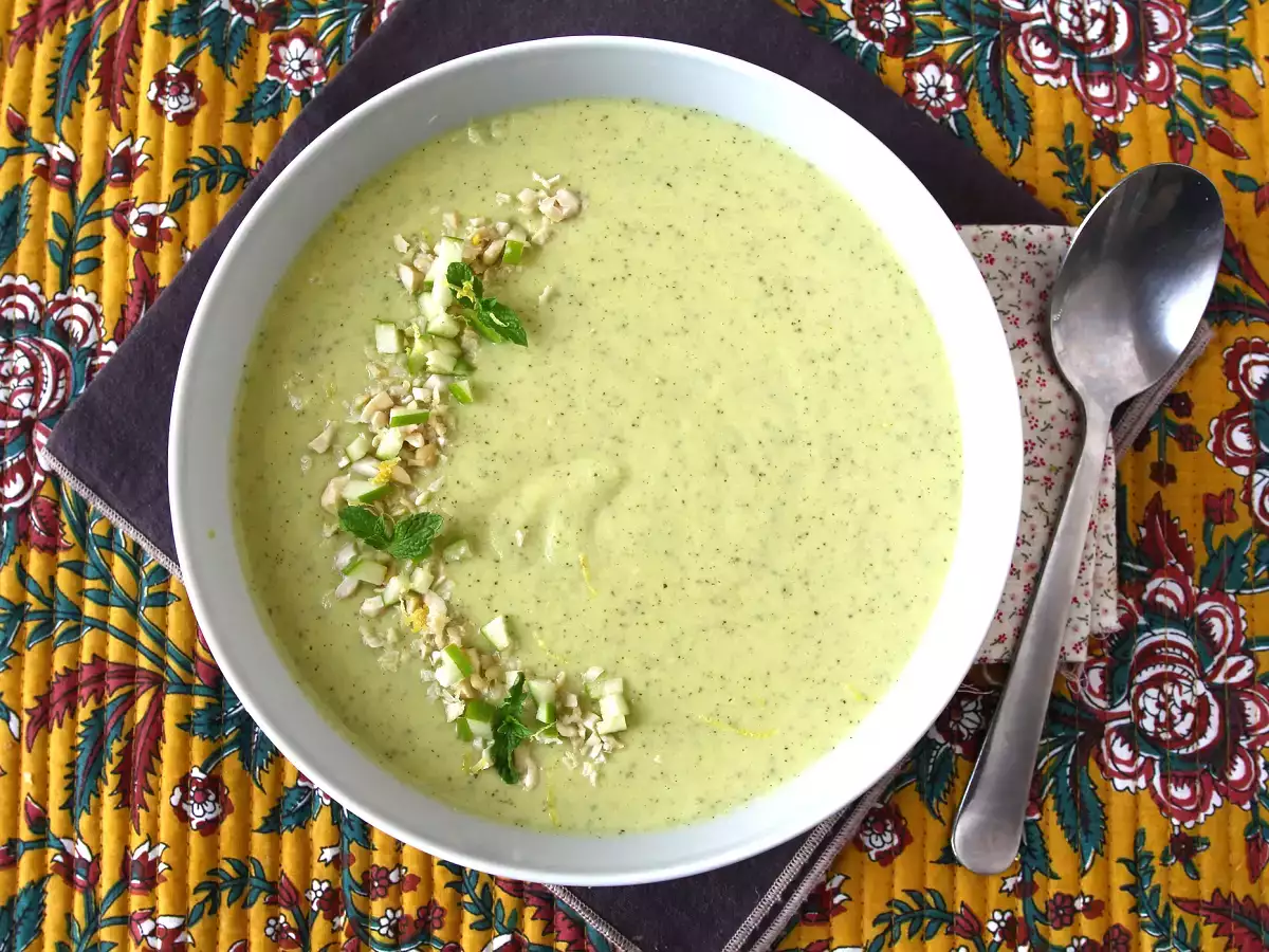 Crema di zucchine con mela verde e yogurt: ricetta veloce e raffinata - foto 6