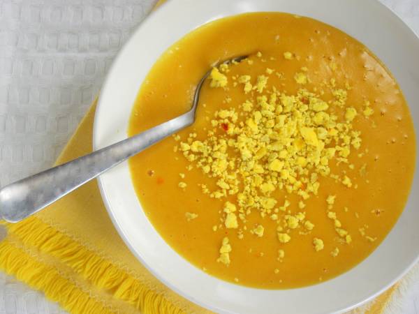 CREMA DORATA, ALLO ZAFFERANO CON PATATE, CAROTE E TUORLO D'UOVO