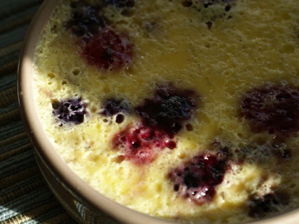 Crème brûlée ai frutti di bosco...e una nevicata di coriandoli colorati, foto 3