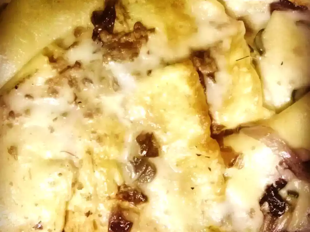 Crepes con radicchio, salsiccia e assafetida