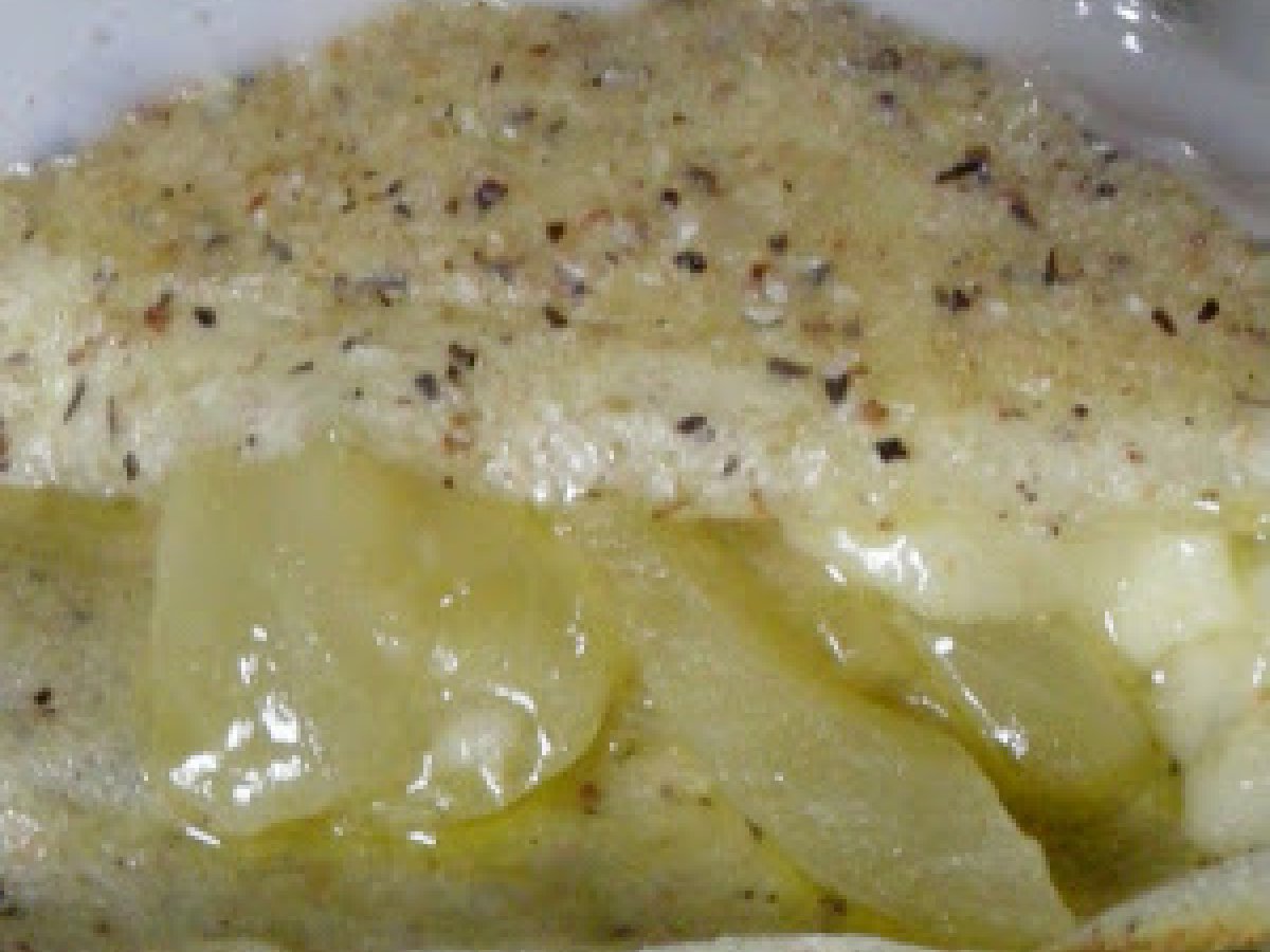 Crepes di grano saraceno con cipolle, asiago e patate