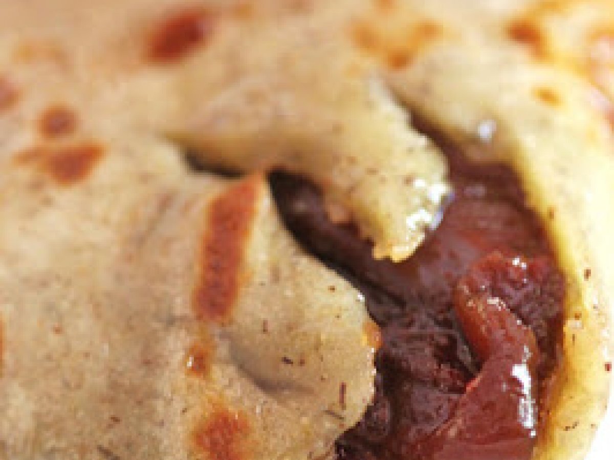 Crêpes di Grano Saraceno con Latte di Mandorla e Confettura di Nespole Maglio..