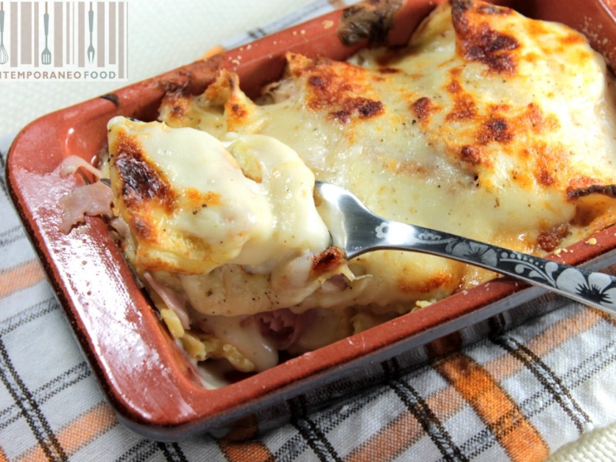 Crepes salate con prosciutto cotto e formaggio filante