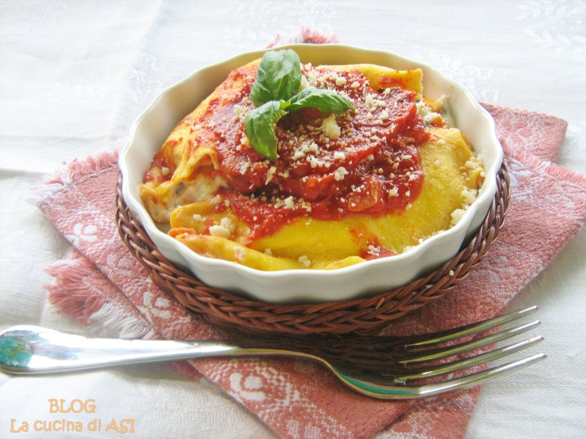Crespelle con ricotta, basilico e pomodoro