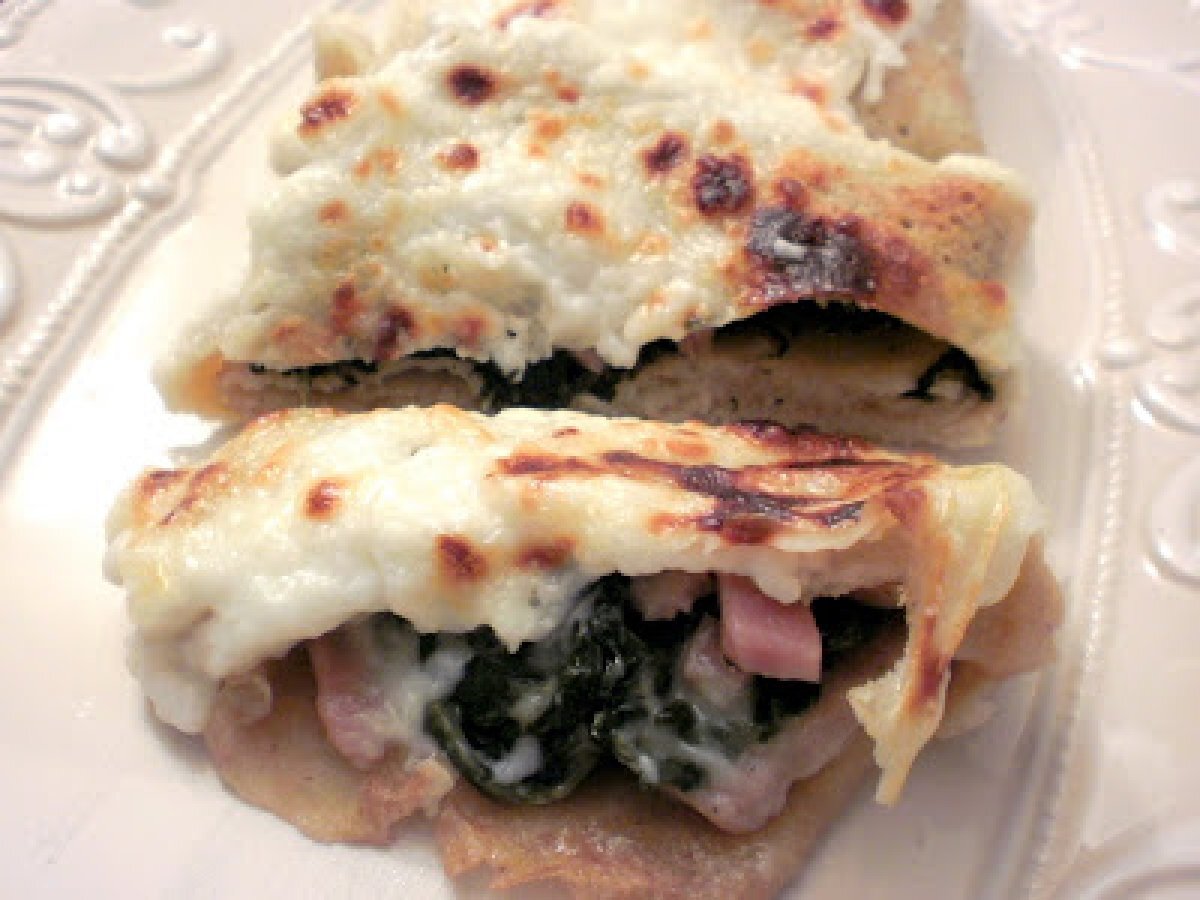 Crespelle di grano saraceno con cavolo nero e pecorino