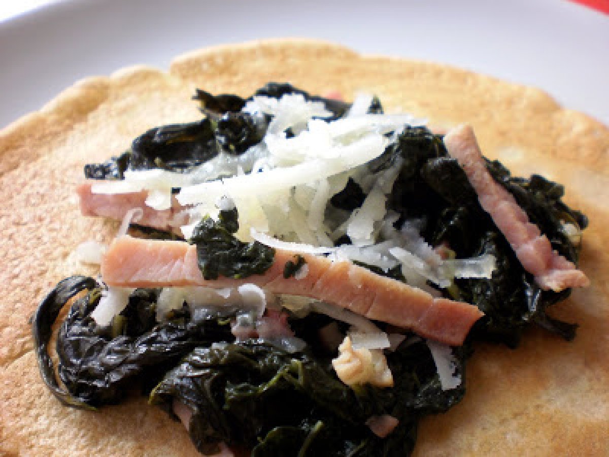 Crespelle di grano saraceno con cavolo nero e pecorino - foto 4