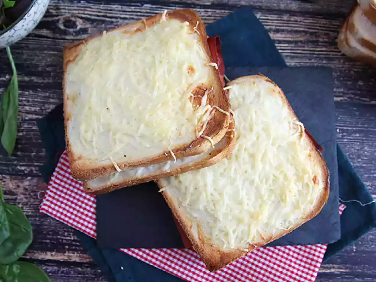 Croque monsieur, la ricetta francese per una cena veloce e gustosa - foto 4