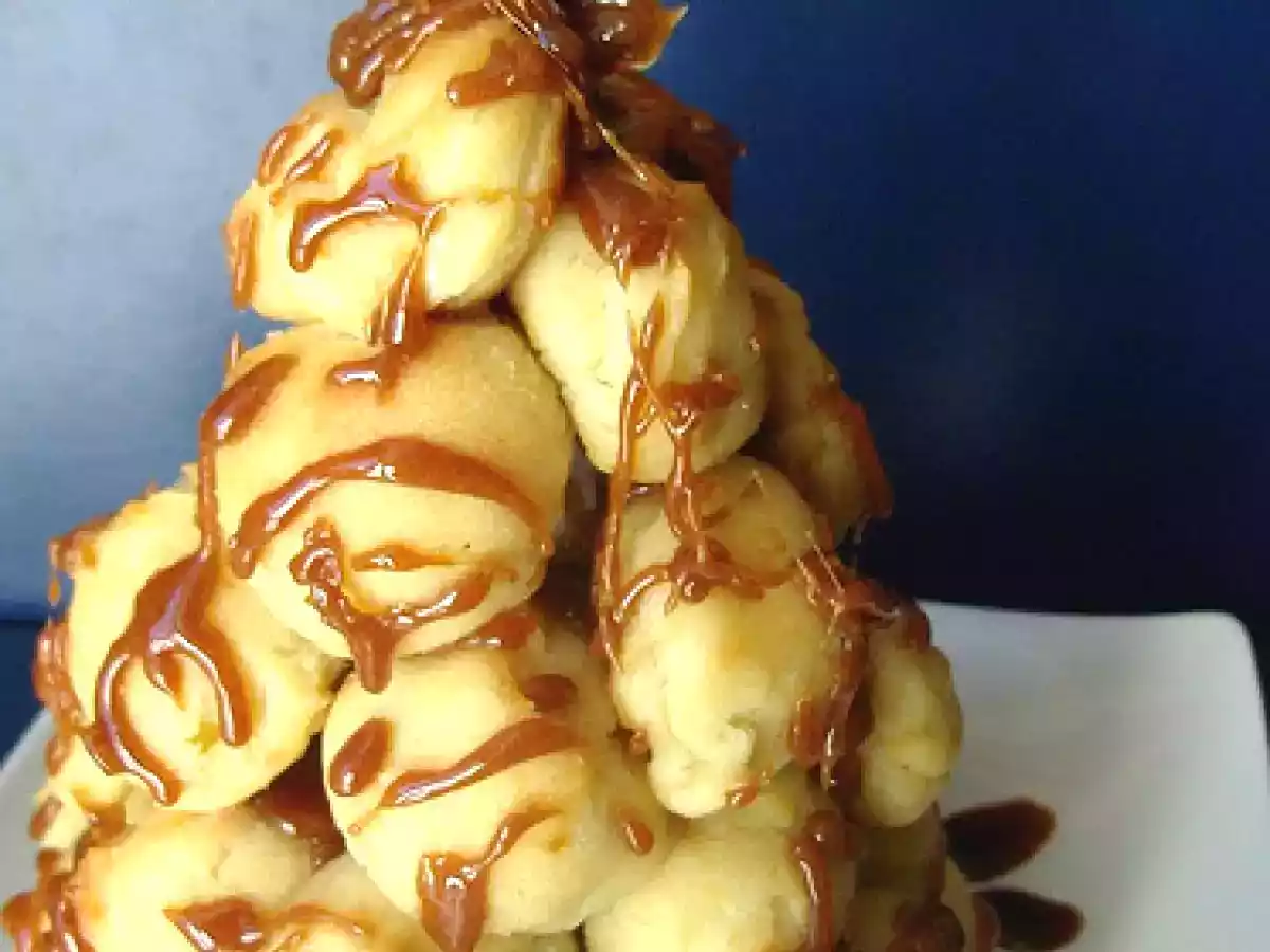 Croquembouche ai tre formaggi e caramello al vino cotto - foto 2