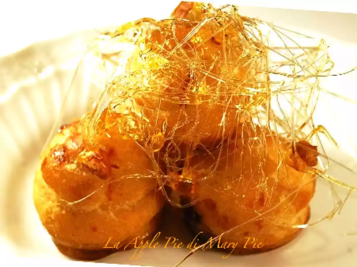 CROQUEMBOUCHE CON GANACHE DI CIOCCOLATO AL SALE E NOCI PECAN