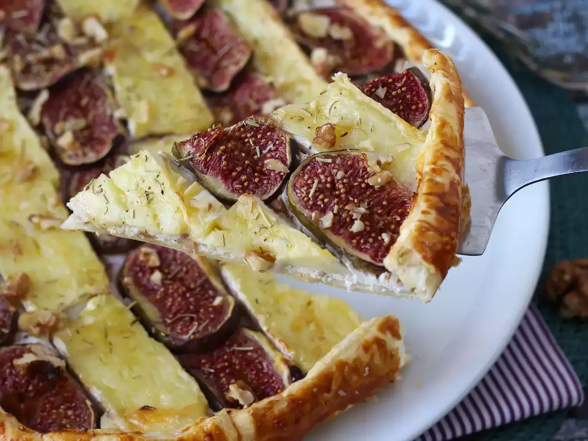 Crostata agrodolce con fichi, brie e noci - foto 3