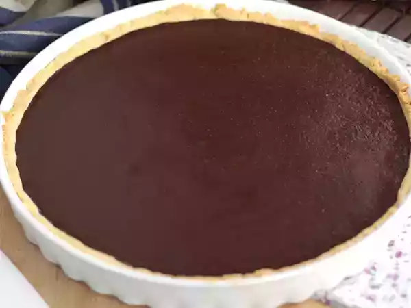Crostata al cioccolato con pasta sablée - ricetta facile