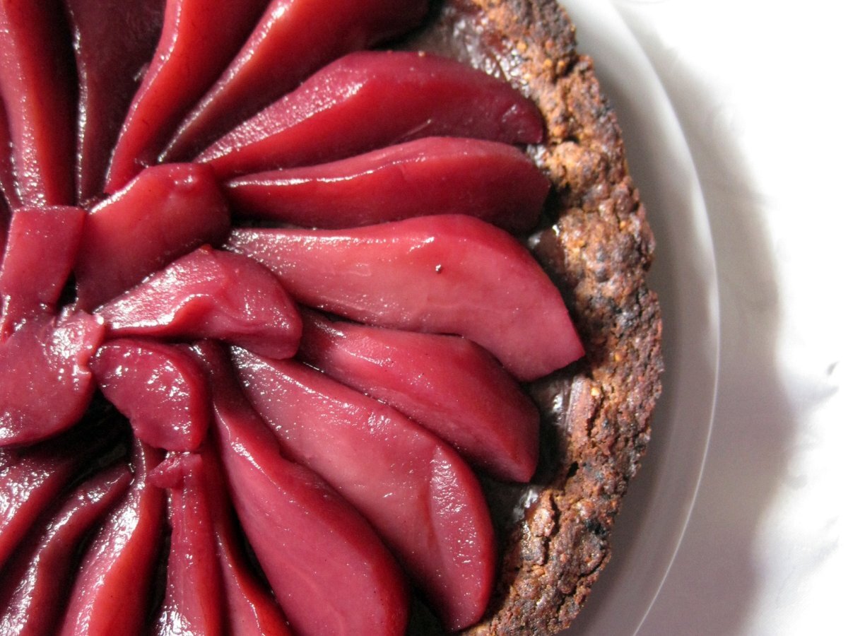 Crostata al cioccolato con pere al vino rosso - foto 3