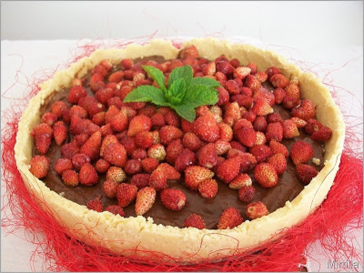 CROSTATA AL CIOCCOLATO E FRAGOLINE DI BOSCO