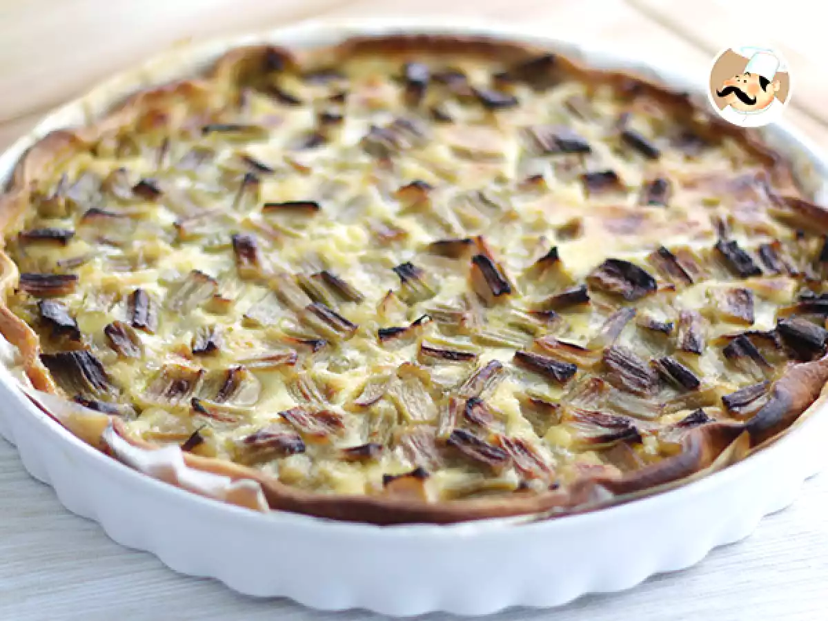 Crostata al rabarbaro facile, un dolce vegetariano dal sapore unico