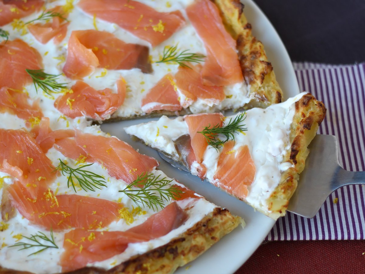 Crostata al salmone affumicato, yogurt greco e limone con base di patate - foto 3
