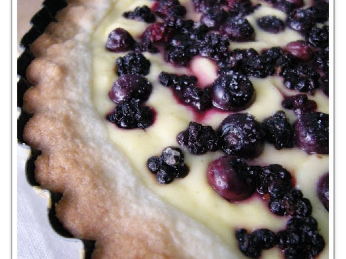 Crostata alla crema di ricotta e frutti di bosco