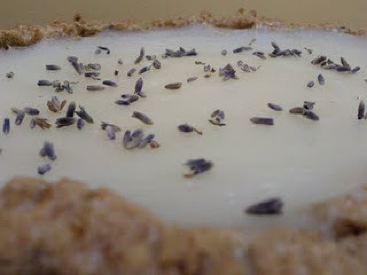 CROSTATA ALLA LAVANDA PROFUMATA AL LIMONE