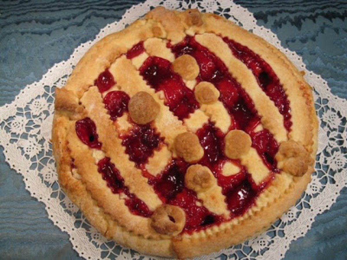 Crostata alla marmellata di fragole con frolla alla francese