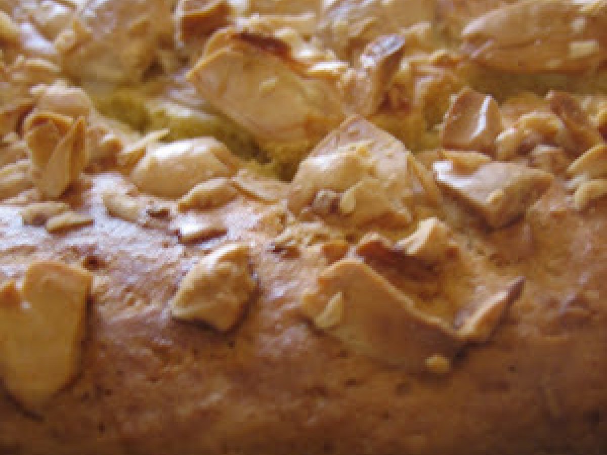 CROSTATA CHIUSA CON CREMA E RICOTTA CON CROSTA DI MANDORLE SBUCCIATE