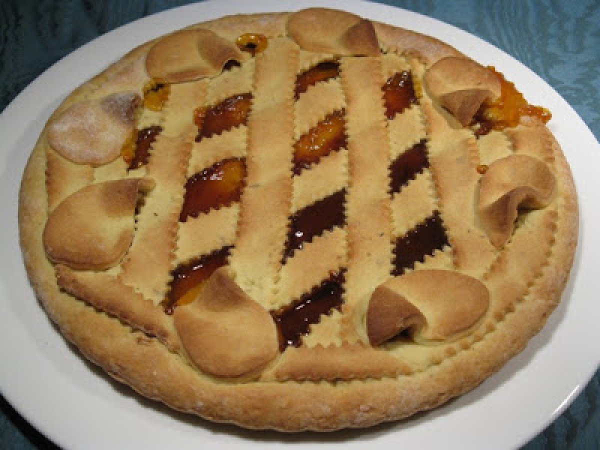 Crostata classica ma....con pasta frolla alla lavanda