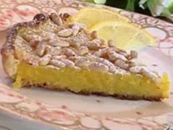 CROSTATA CON CREMA DI LIMONE E PINOLI