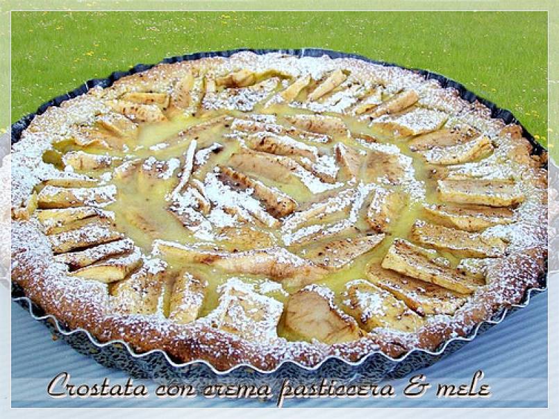 Crostata con crema pasticcera e mele