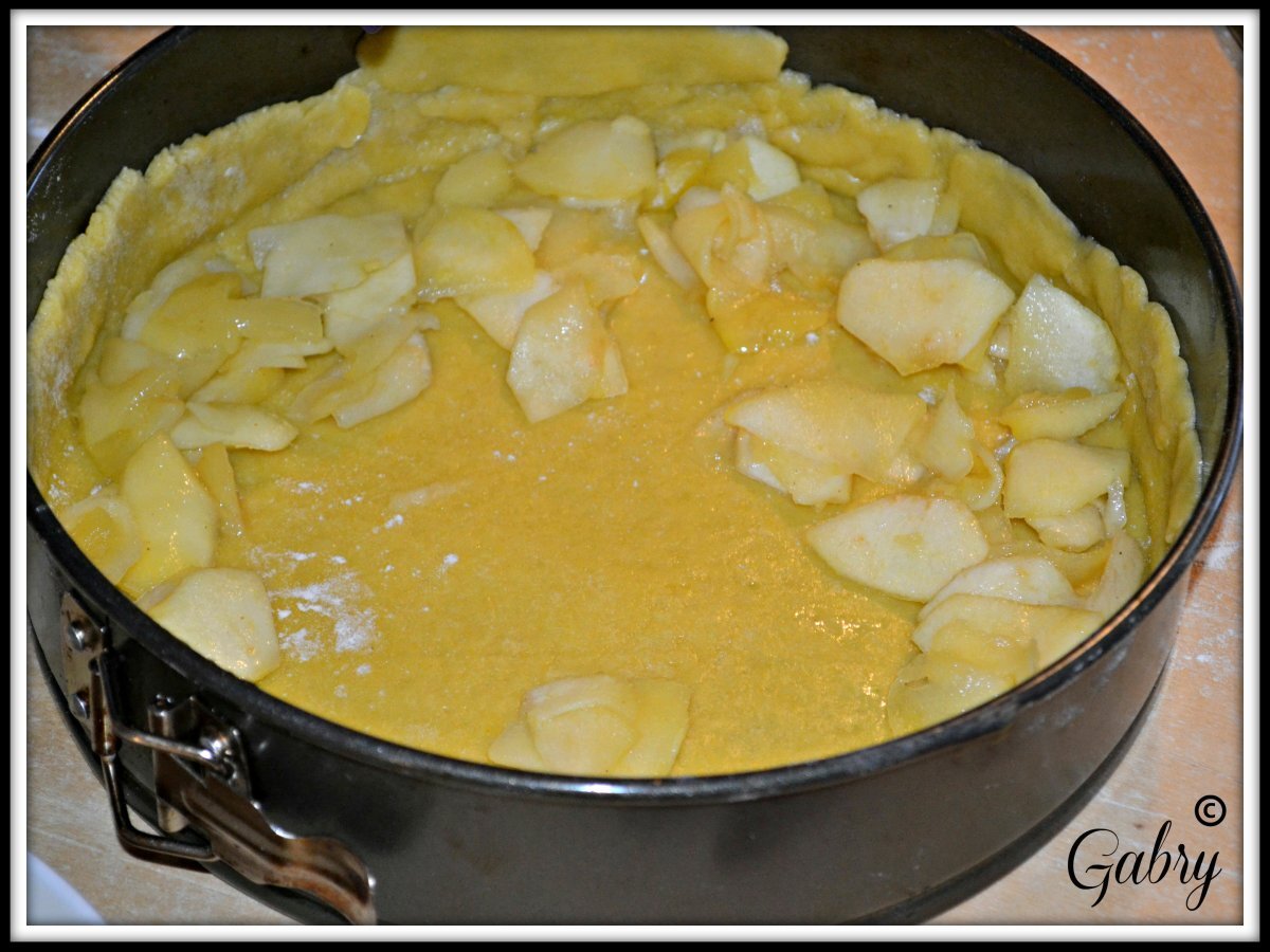 Crostata con crema pasticcera, mele e pinoli - foto 5