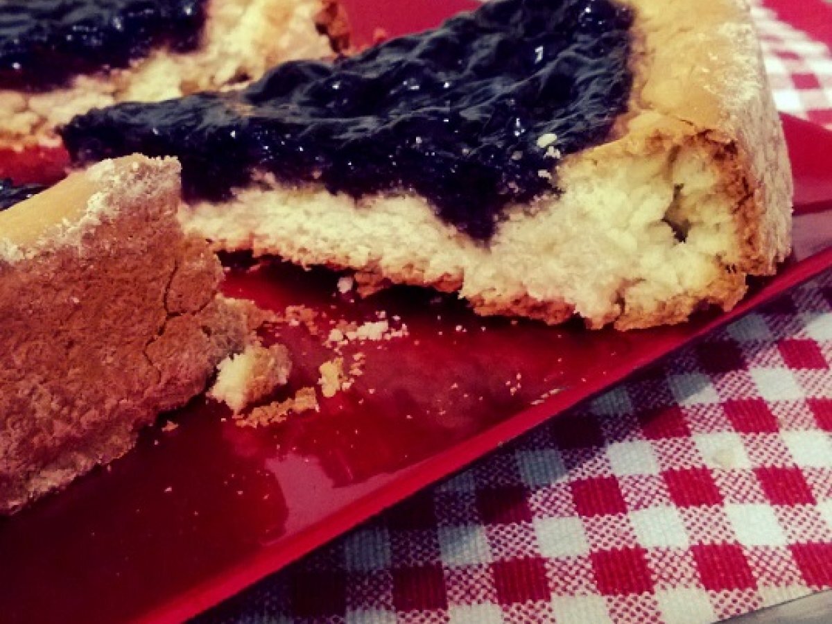 Crostata con farina di riso ai mirtilli