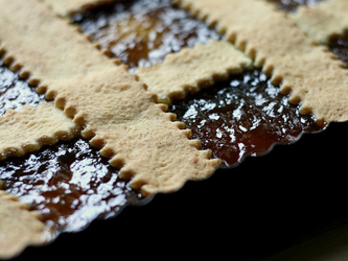 Crostata con marmellata di rabarbaro e zenzero