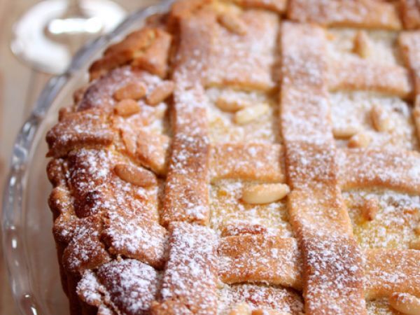 Crostata con Semolino, Uvetta e Pinoli