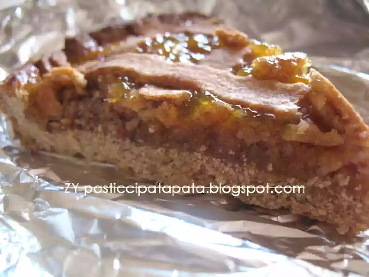 Crostata di di farro, mandorle e pesche